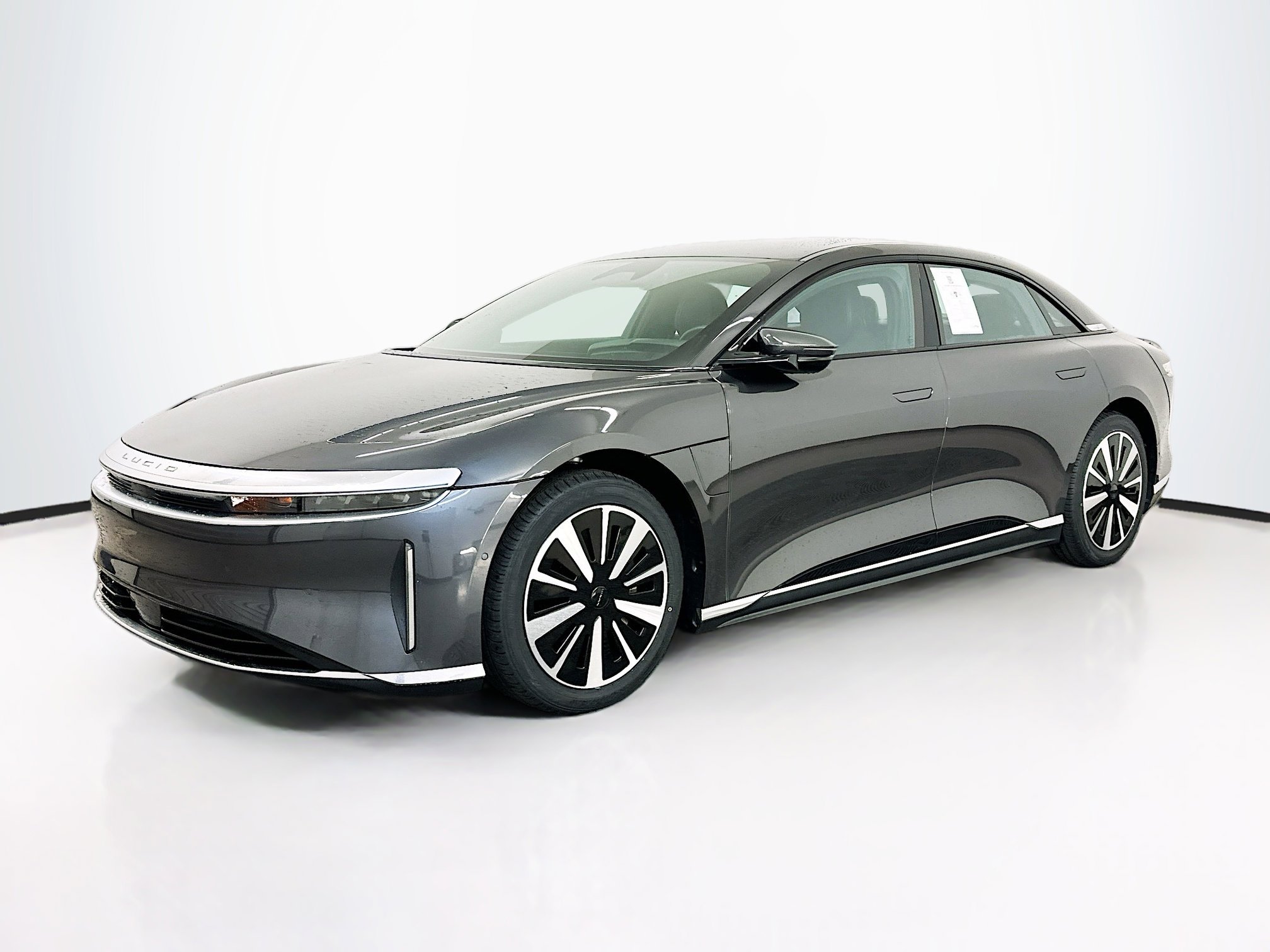 Used 2024 Lucid Air Touring AWD/4WD image 3