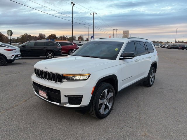 Used 2024 Jeep Grand Cherokee L Limited w/ Luxury Tech Group II image 2