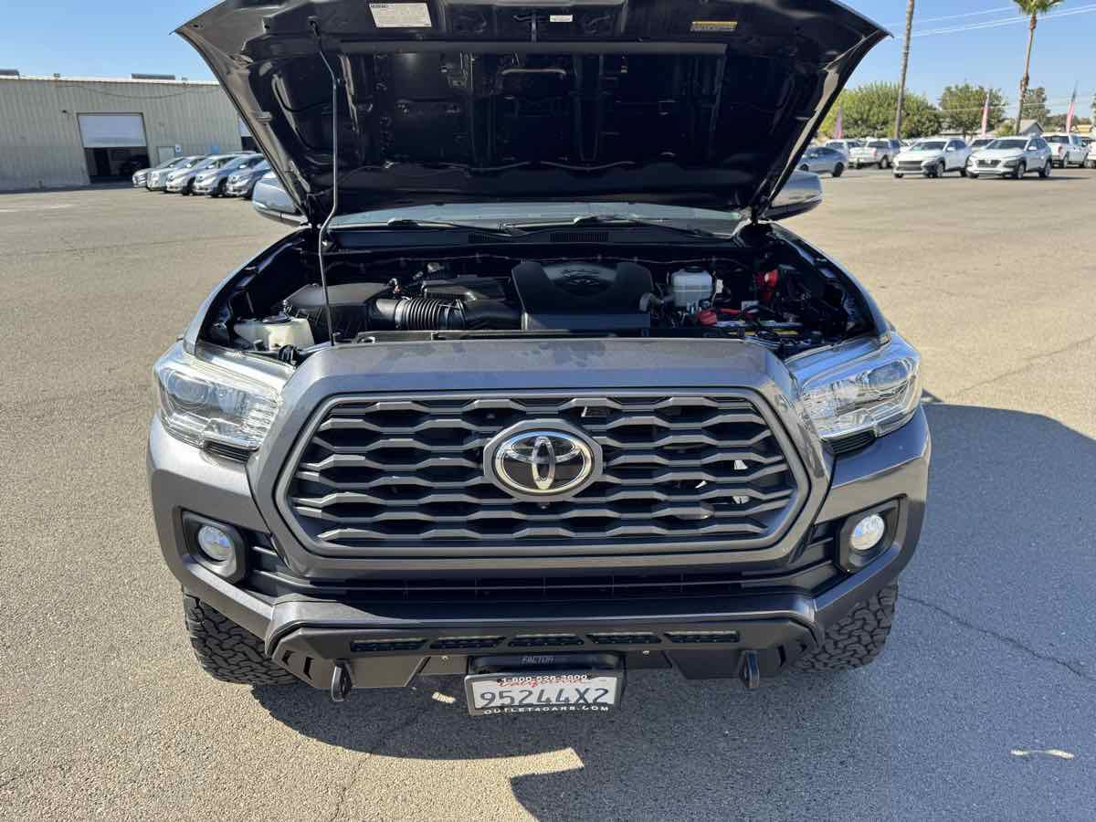 Used 2020 Toyota Tacoma TRD Off-Road w/ Technology Package AWD/4WD image 46