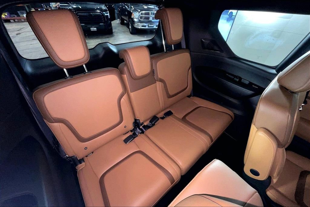 Used 2025 Nissan Armada SL w/ Captain's Chari Seat Package AWD/4WD image 38