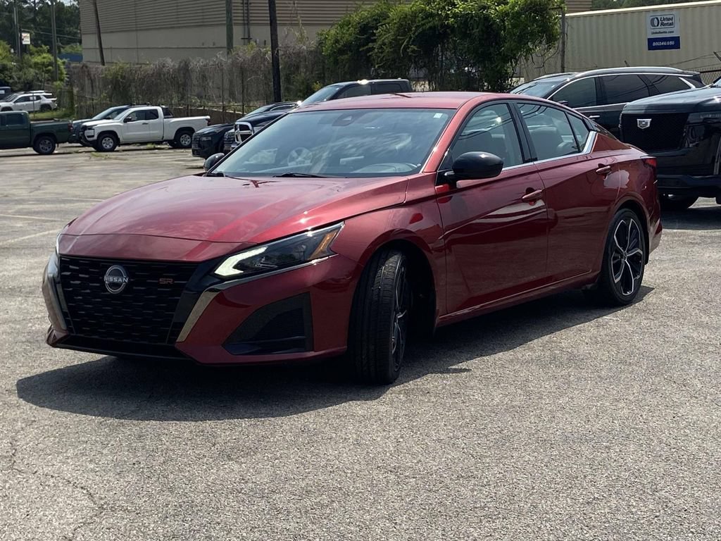 Used 2023 Nissan Altima 2.5 SR FWD image 4
