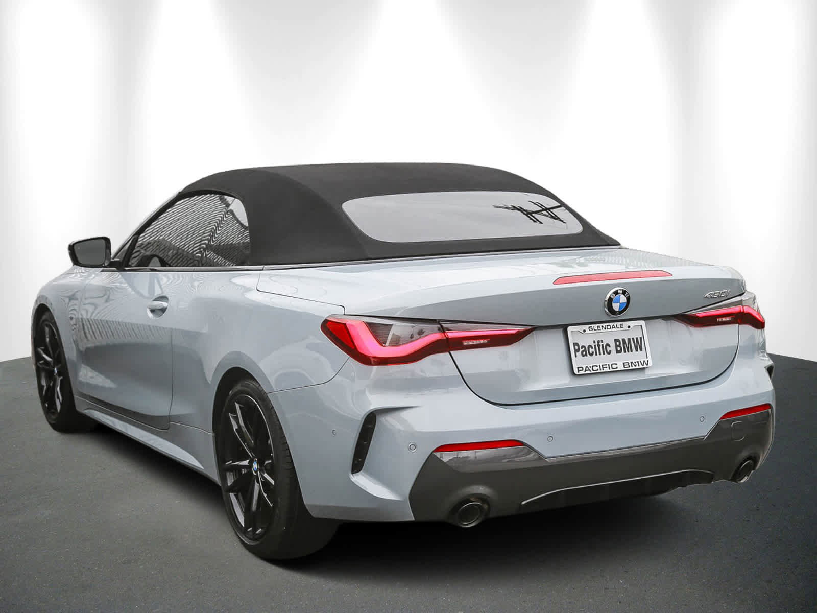 Certified 2023 BMW 430i Convertible w/ M Sport Package image 4