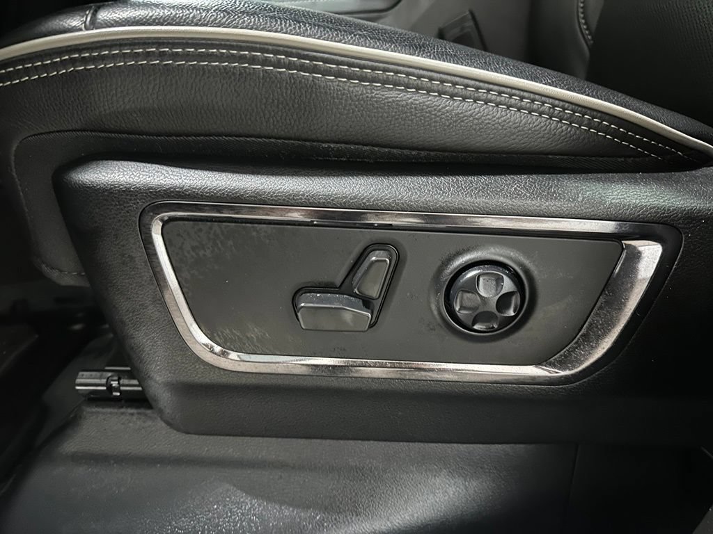 Used 2023 RAM 1500 Limited w/ Body Color Bumper Group RWD image 22