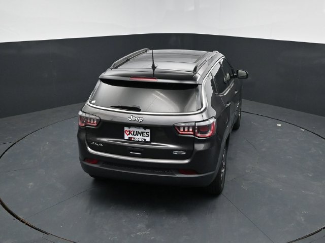 Used 2018 Jeep Compass Latitude w/ Popular Equipment Group AWD/4WD image 25