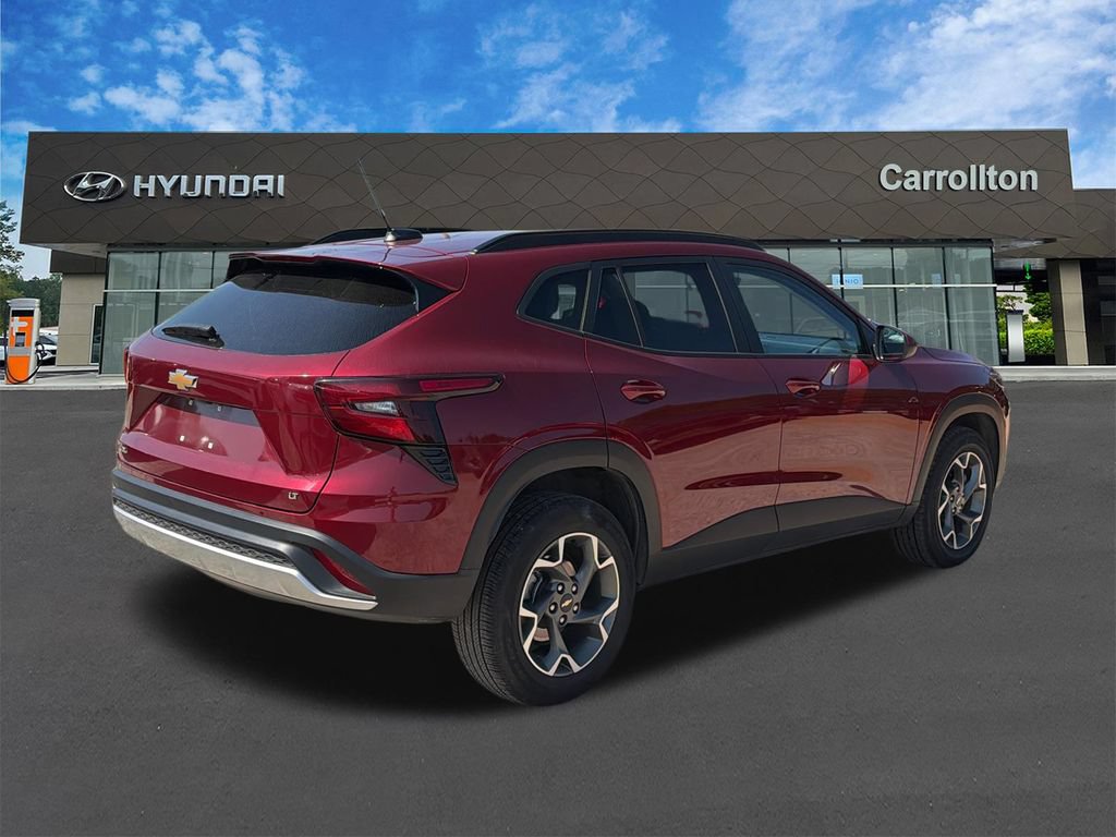 Used 2025 Chevrolet Trax LT FWD image 5