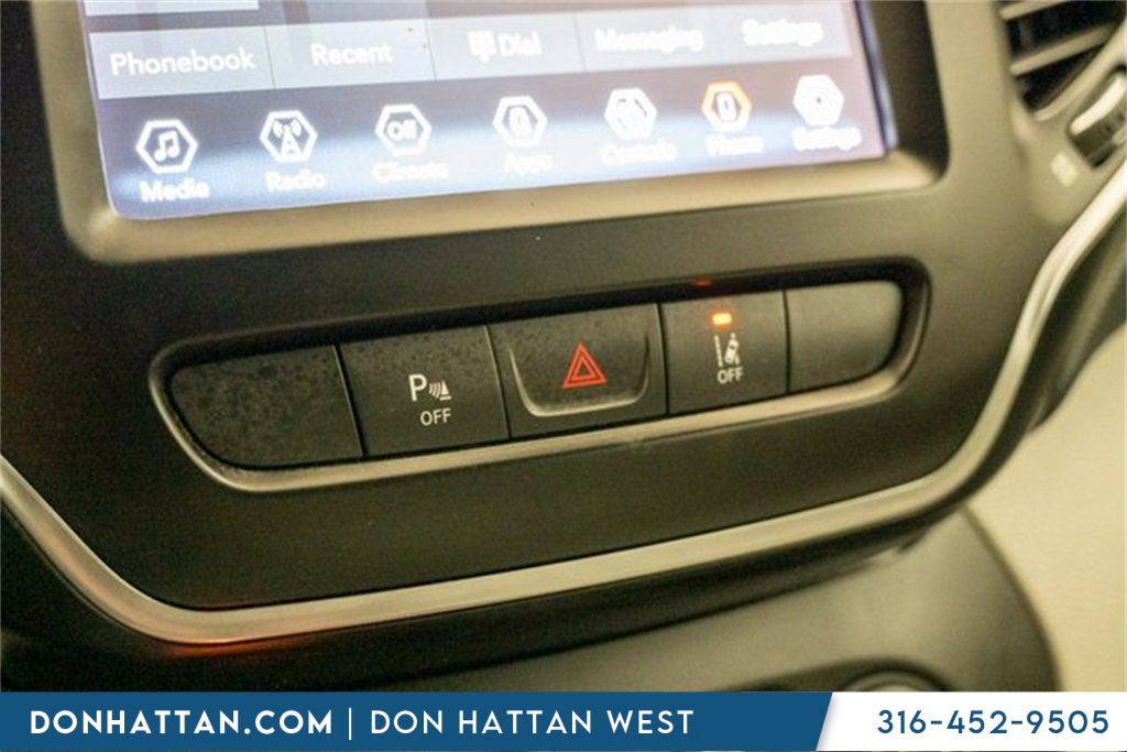 Used 2021 Jeep Cherokee Latitude Lux w/ Comfort/Convenience Group image 11