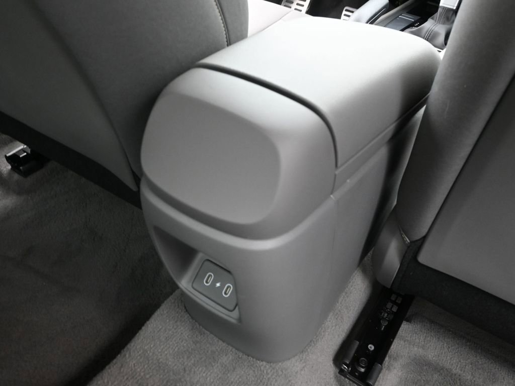 Certified 2025 Hyundai Elantra Sport image 14