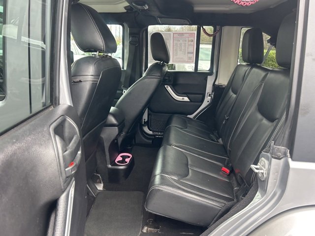 Used 2016 Jeep Wrangler Unlimited Sahara w/ Connectivity Group image 13