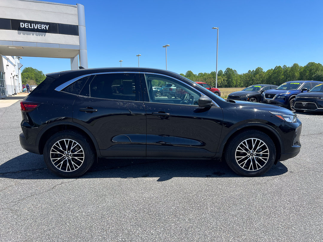Used 2023 Ford Escape Active w/ Tech Pack #1 AWD/4WD image 10