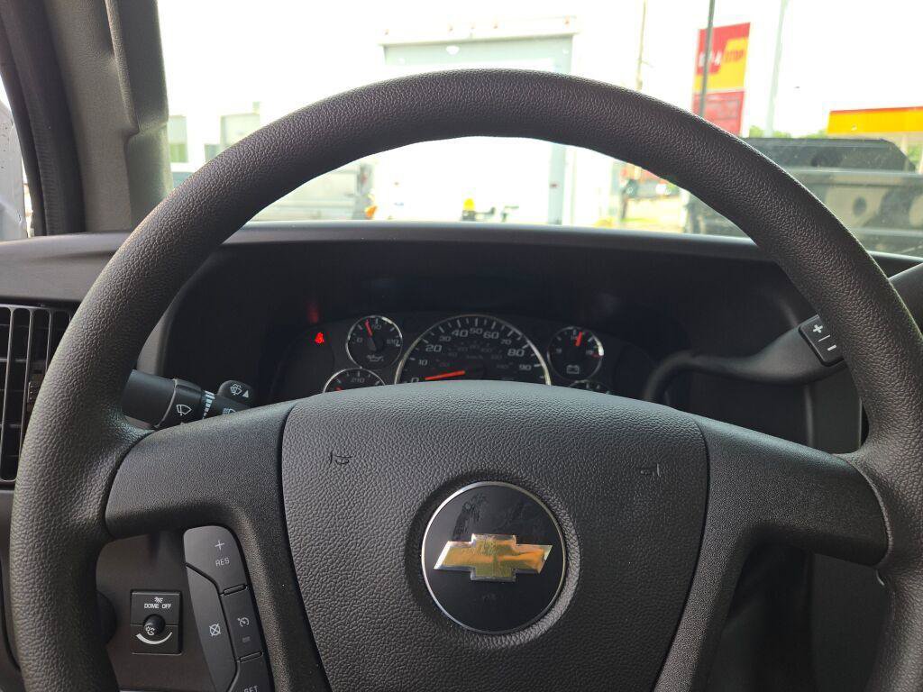 New 2026 Chevrolet Express 3500 w/ Power Convenience Package RWD image 28