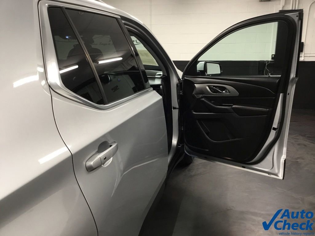 Used 2018 Chevrolet Traverse LT image 41