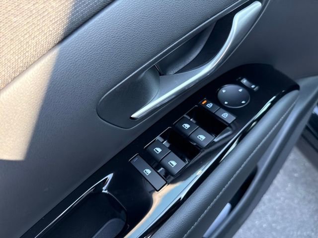 Certified 2025 Hyundai Tucson Limited AWD/4WD image 10