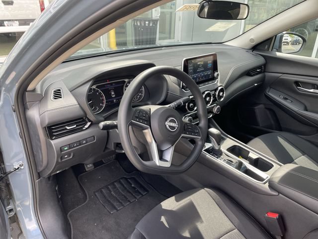 Used 2025 Nissan Sentra SV w/ Trunk Package FWD image 18