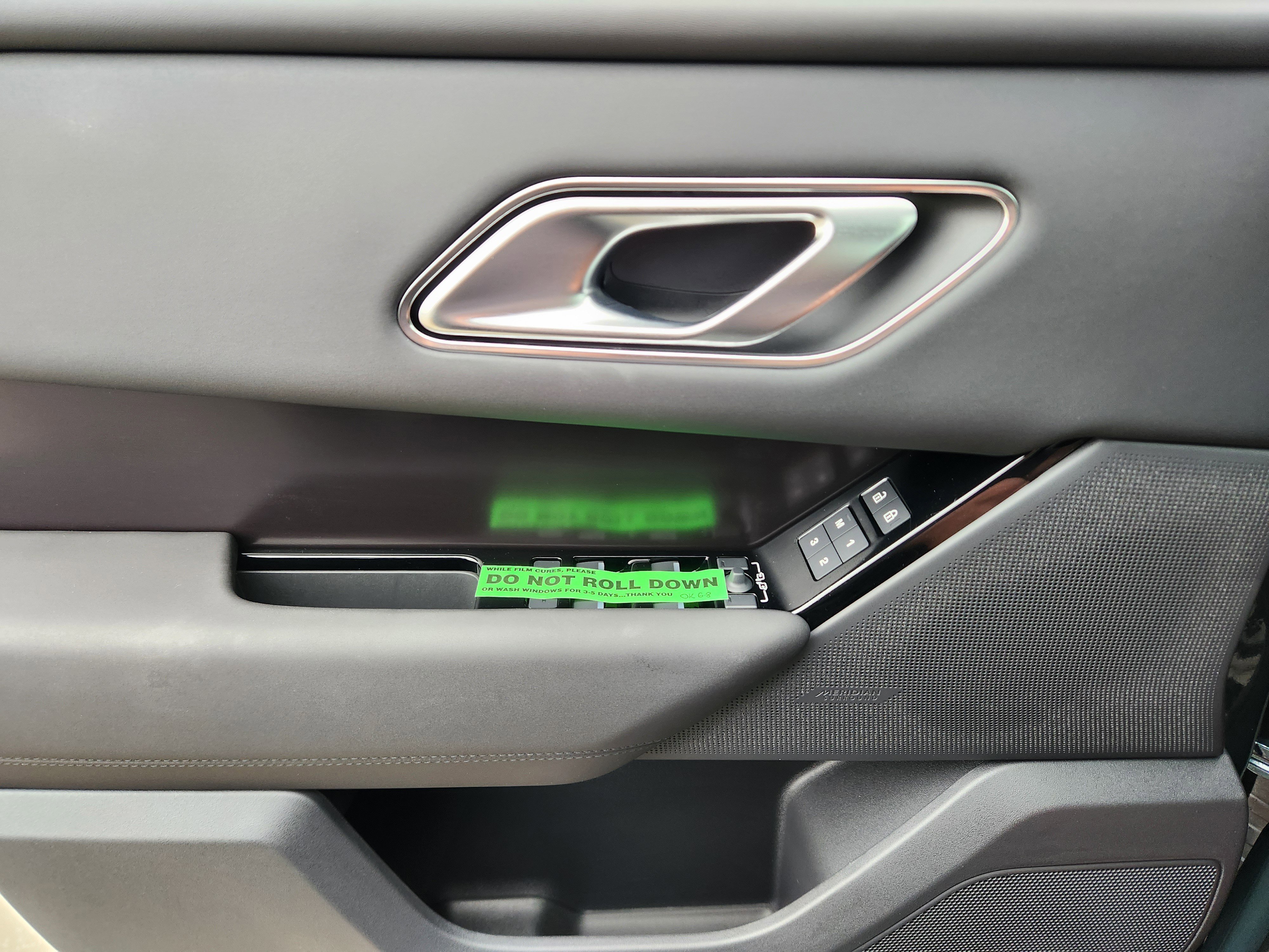 New 2026 Land Rover Range Rover Velar Dynamic SE image 22