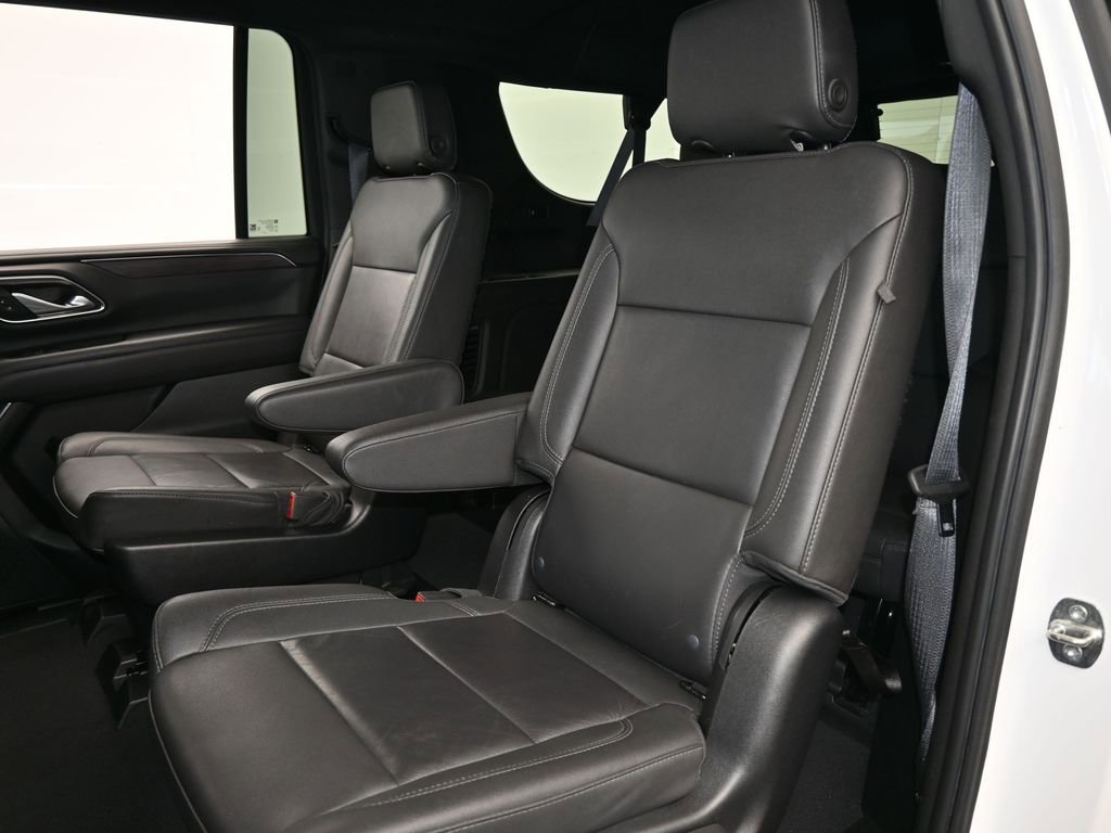 Used 2023 Chevrolet Suburban LT image 30