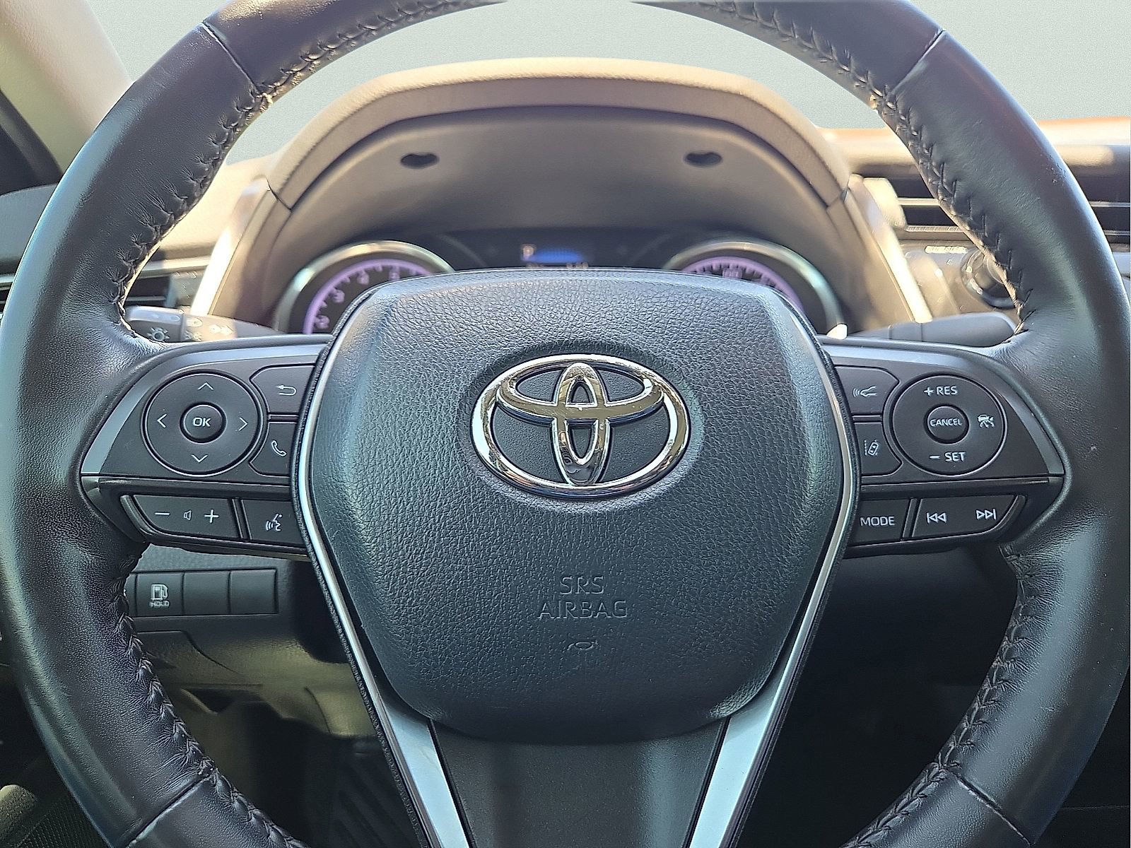 Used 2020 Toyota Camry SE w/ Convenience Package FWD image 24