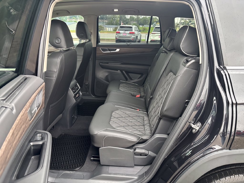 Used 2026 Volkswagen Atlas SEL Premium R-Line AWD/4WD image 28