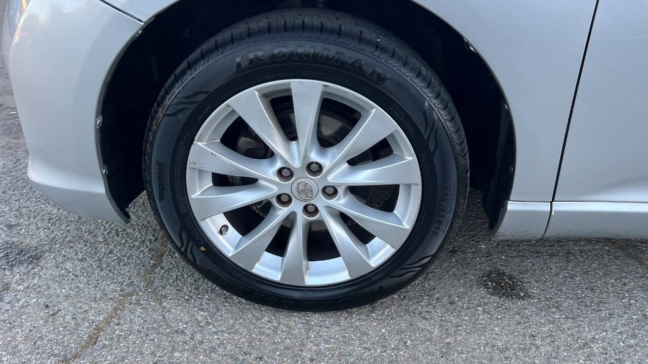Used 2013 Toyota Venza XLE FWD image 34