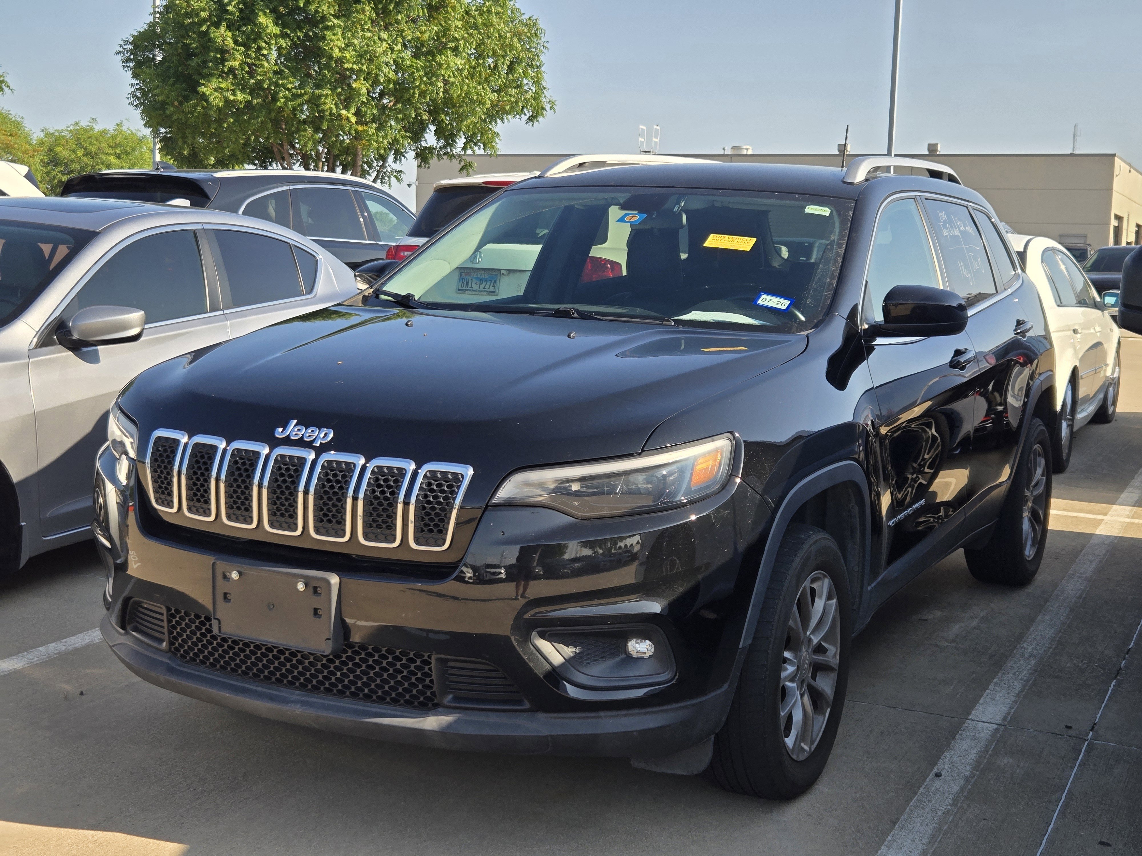 Used 2019 Jeep Cherokee Latitude Plus AWD/4WD image 1
