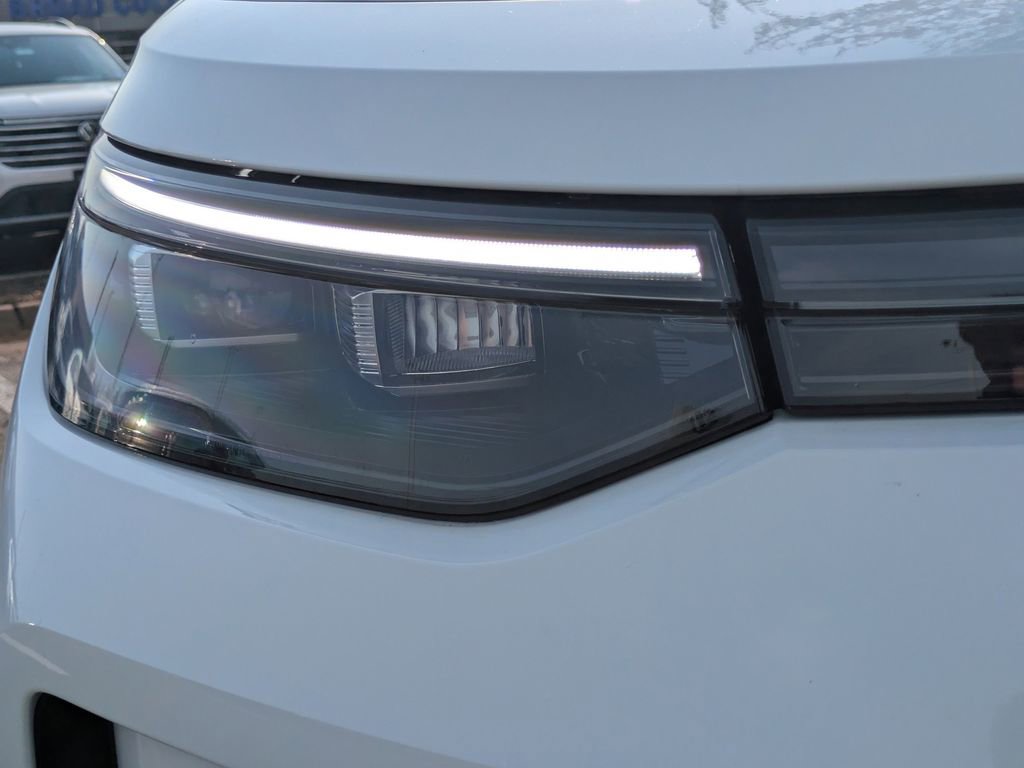 Certified 2025 Volkswagen Tiguan S image 10