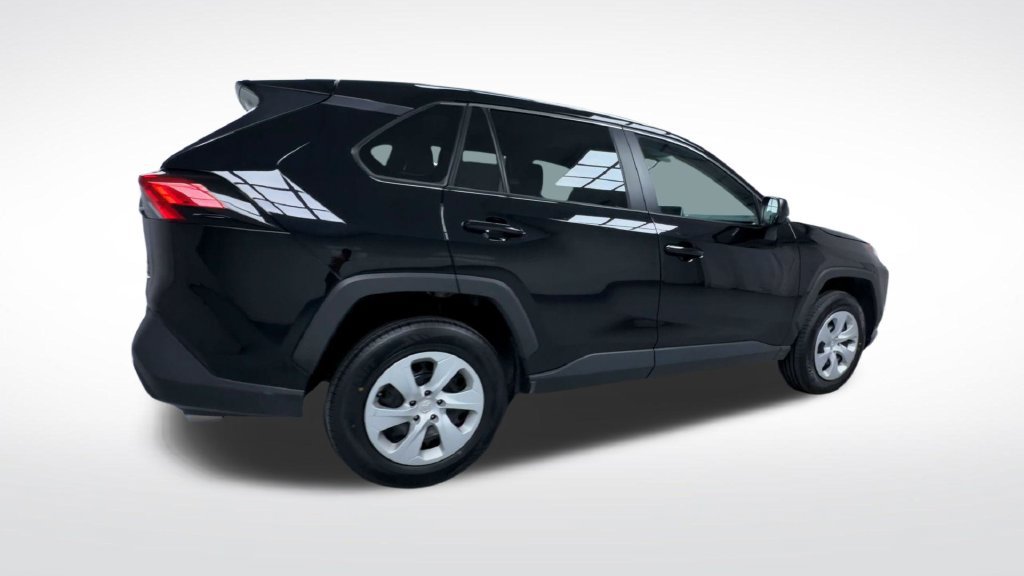 Certified 2024 Toyota RAV4 LE AWD/4WD image 9