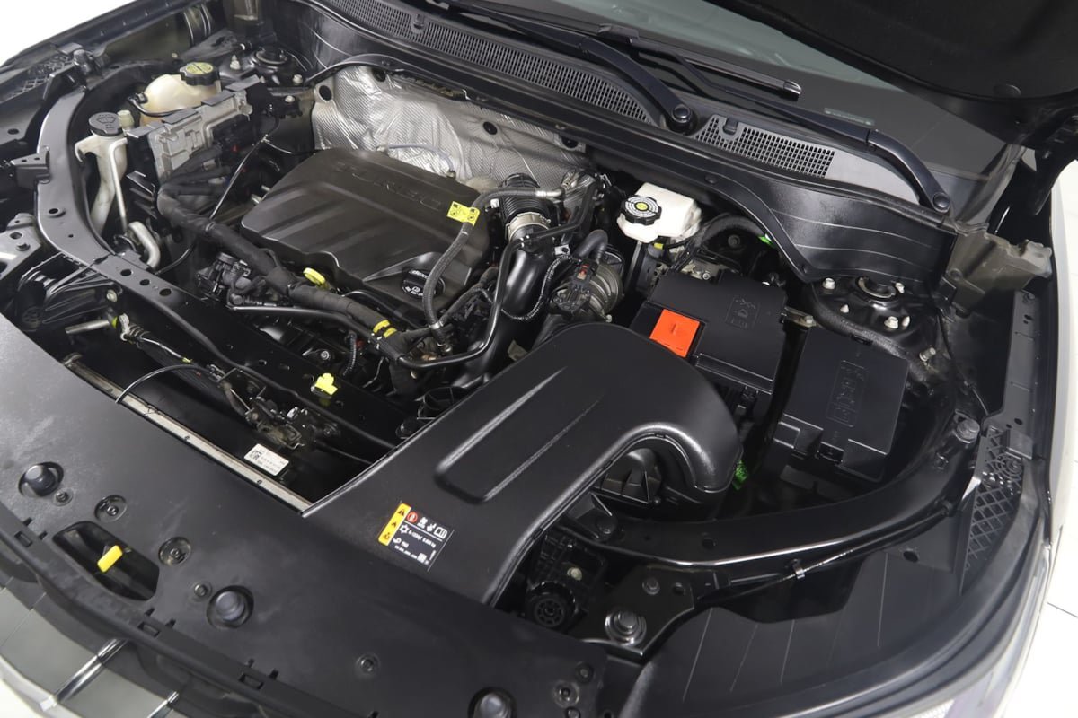 Used 2024 Chevrolet Trax RS FWD image 18