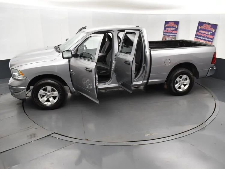 Used 2024 RAM 1500 Classic SLT image 7