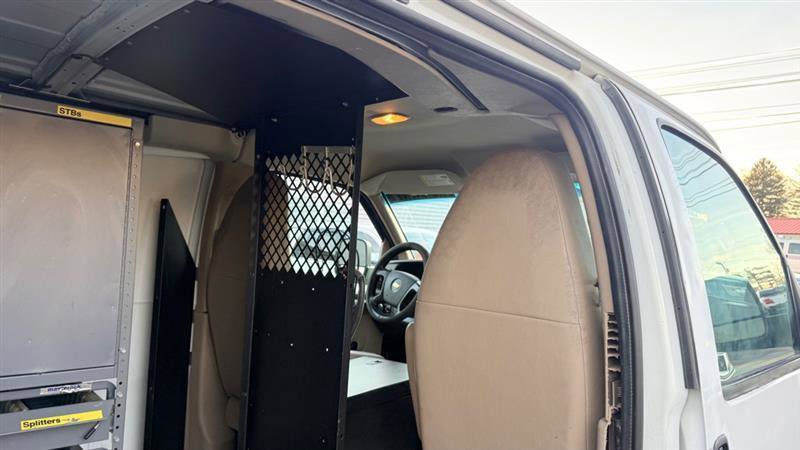 Used 2011 Chevrolet Express 2500 RWD image 32