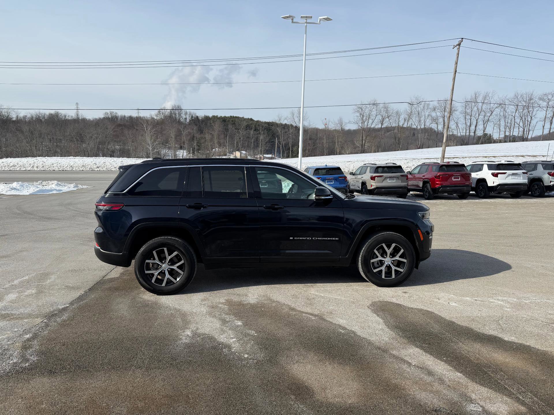 Used 2024 Jeep Grand Cherokee Limited image 6