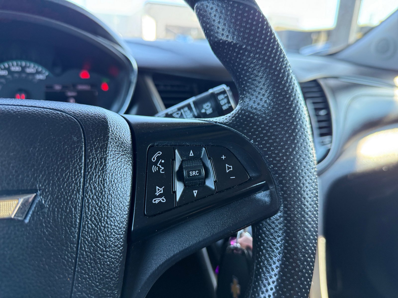 Used 2020 Chevrolet Trax LS image 17