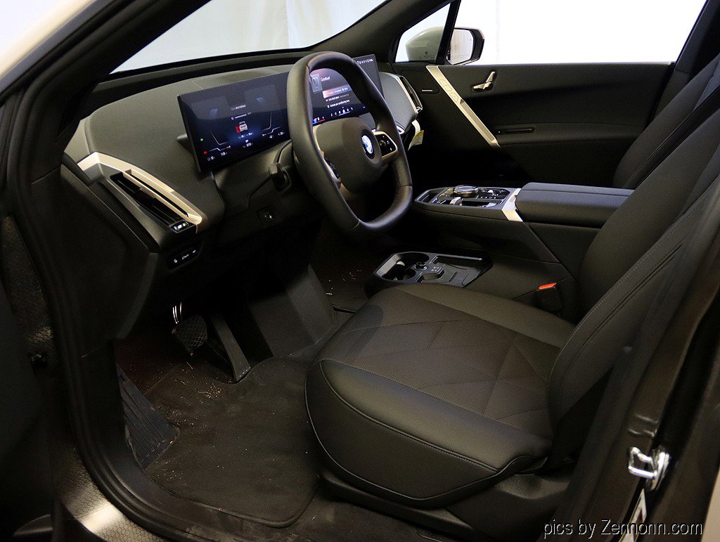 Used 2026 BMW iX xDrive45 w/ Premium Package image 12