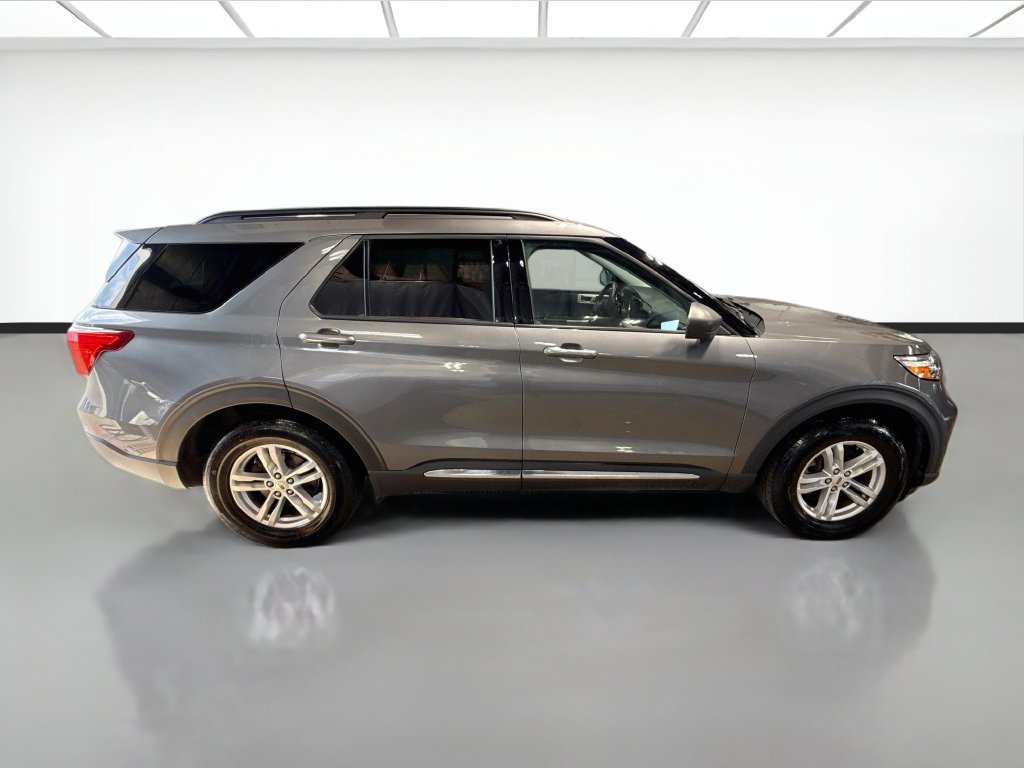 Used 2021 Ford Explorer XLT w/ Equipment Group 202A AWD/4WD image 4