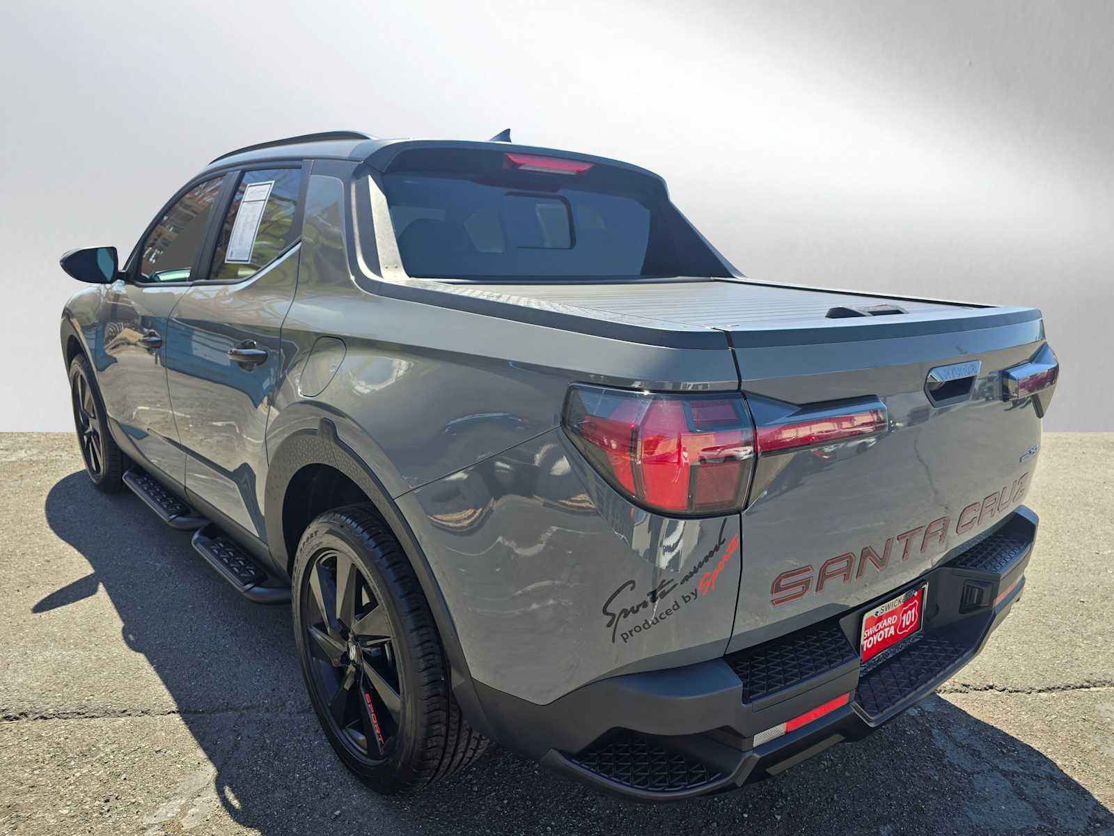 Used 2024 Hyundai Santa Cruz Night image 5