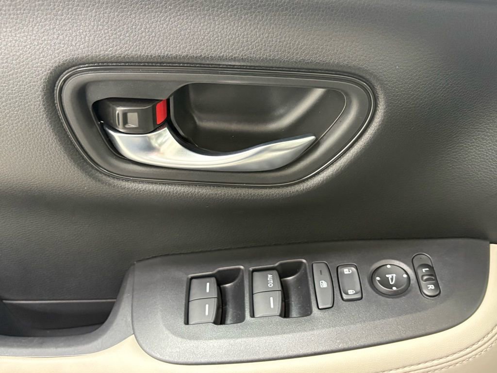 Used 2025 Honda HR-V LX image 15