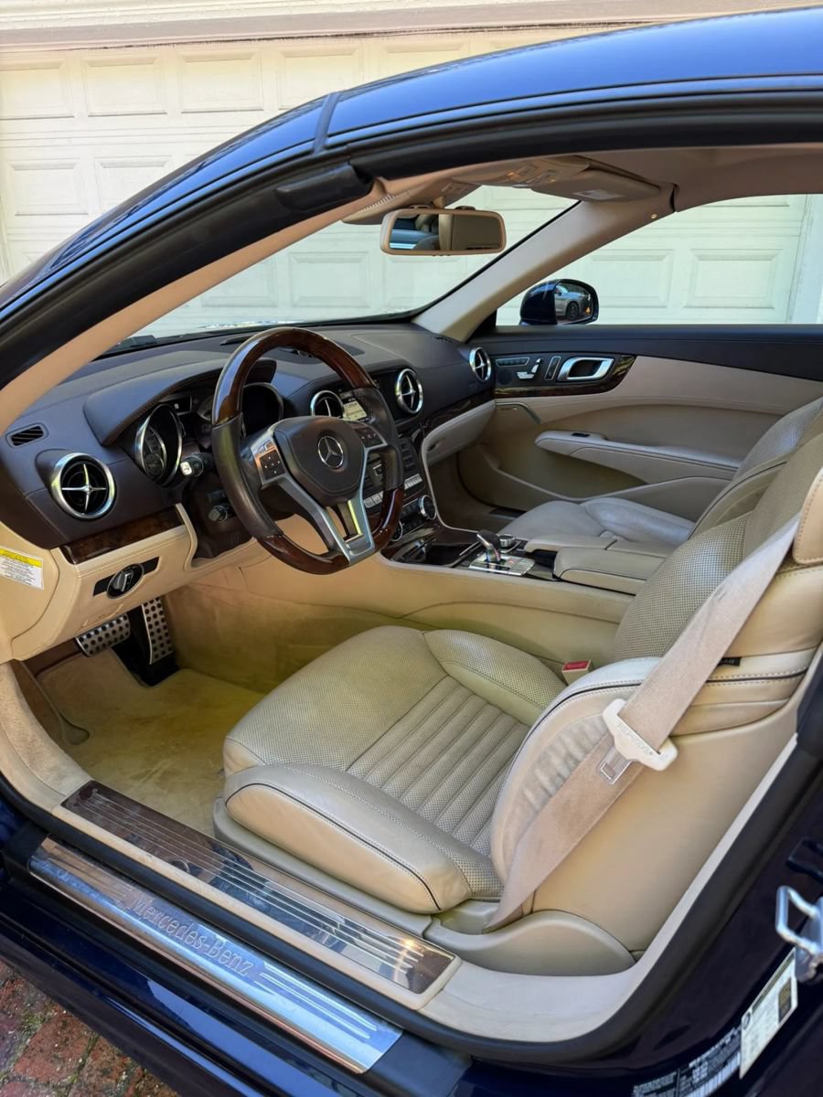 Used 2013 Mercedes-Benz SL 550 w/ Premium Pkg image 64