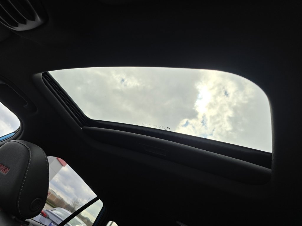 New 2026 Chevrolet Trax RS w/ Sunroof Package image 3