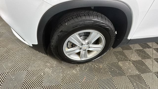 Used 2020 Chevrolet Trax LT w/ LT Convenience Package FWD image 9