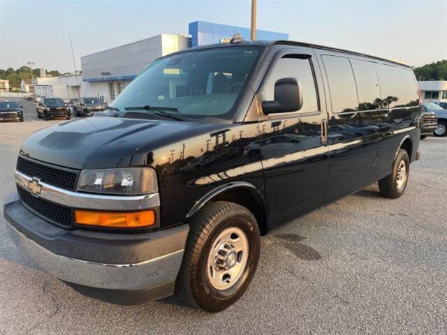 Used 2020 Chevrolet Express 3500 LT w/ LT Preferred Equipment Group image 3