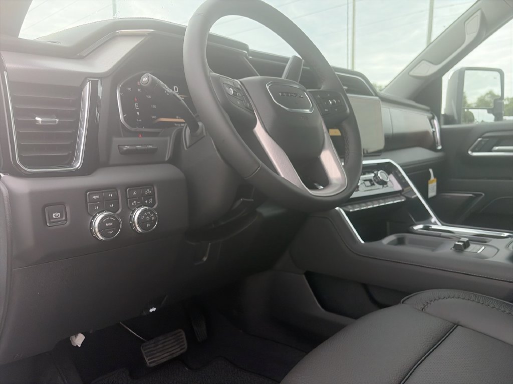 New 2026 GMC Sierra 2500 Denali w/ Denali Reserve Package AWD/4WD image 16