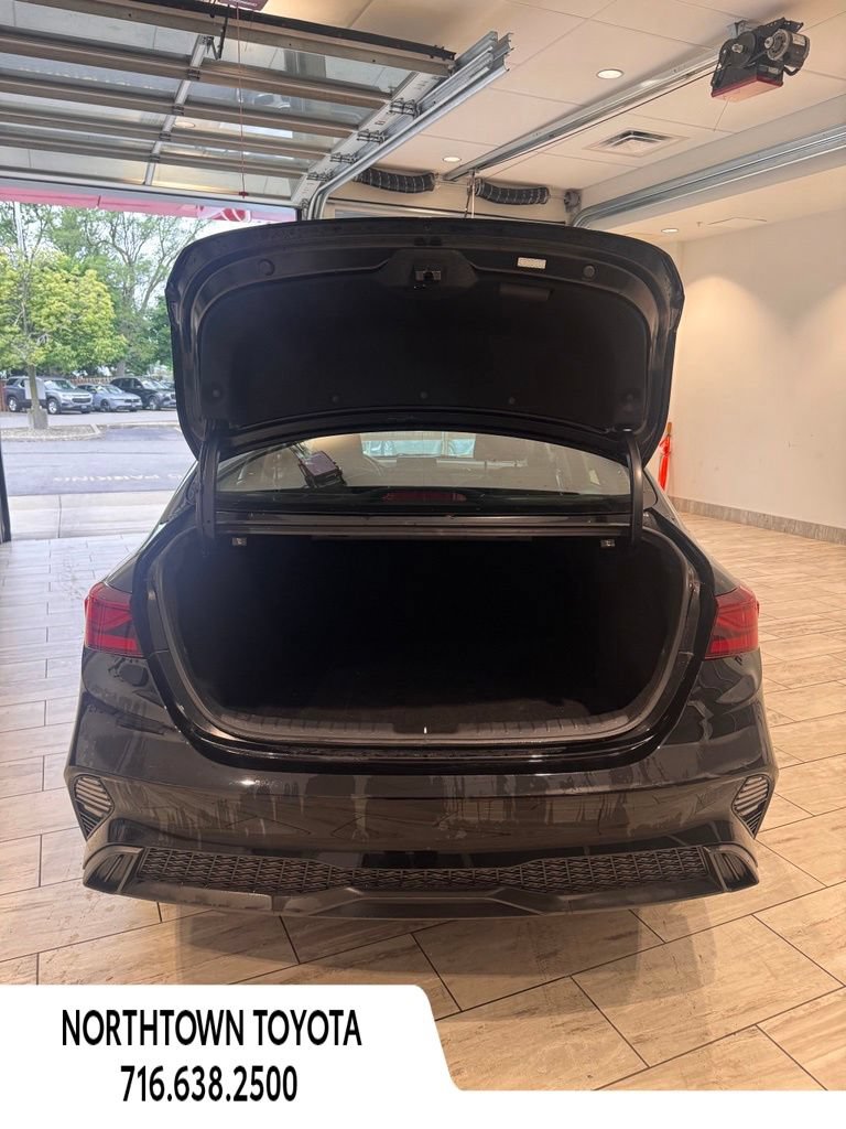 Used 2023 Kia Forte LXS FWD image 14