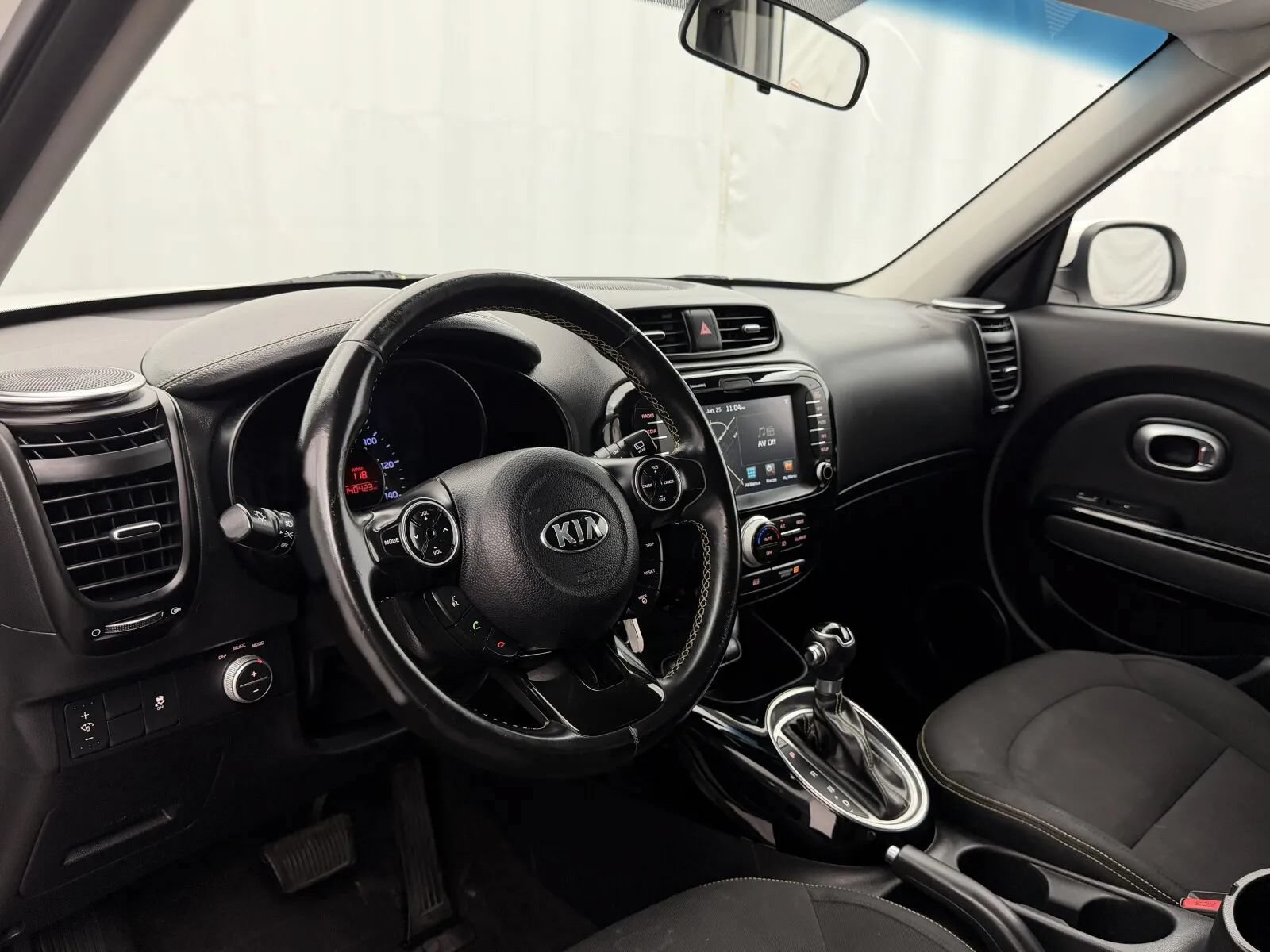 Used 2016 Kia Soul + w/ Audio Package FWD image 9