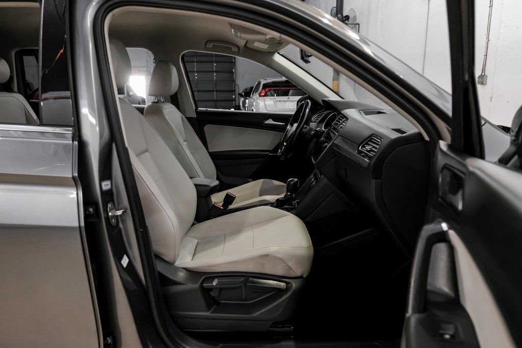 Used 2018 Volkswagen Tiguan SE image 34