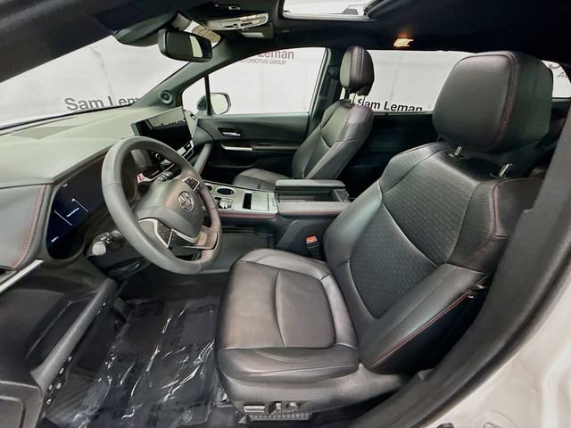 Used 2025 Toyota Sienna XSE w/ XSE Plus Package image 21