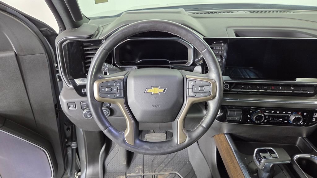 Used 2023 Chevrolet Silverado 1500 High Country w/ High Country Premium Package image 16