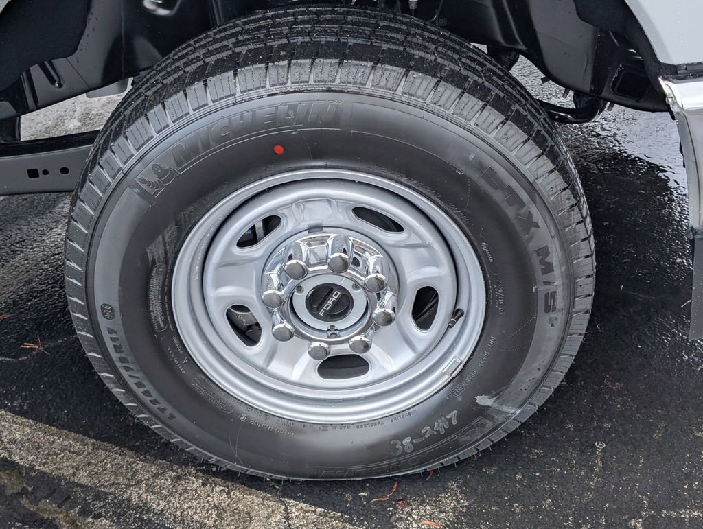 New 2026 Ford F250 XL w/ XL Chrome Package image 18