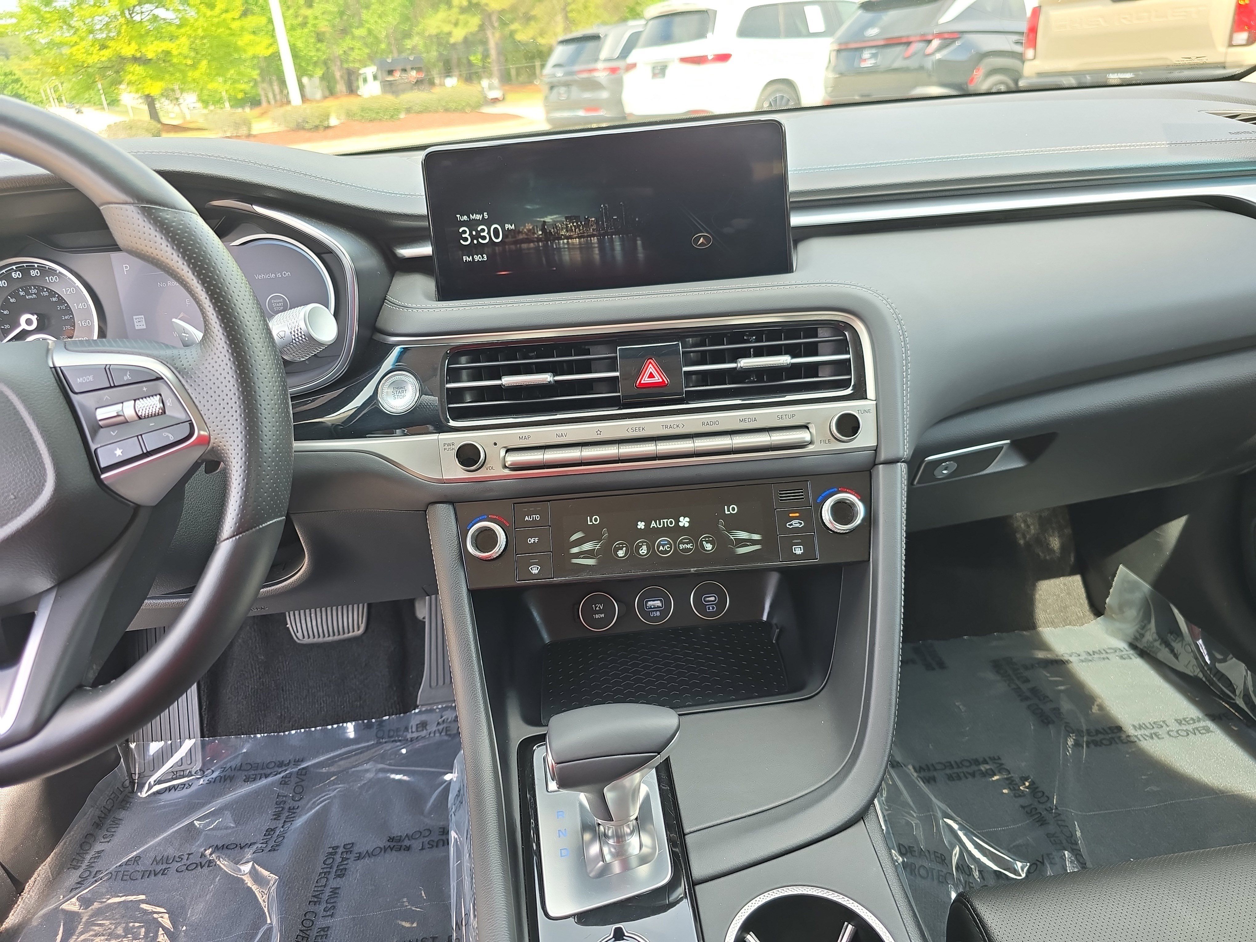Used 2025 Genesis G70 2.5T AWD/4WD image 17