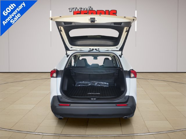 Used 2024 Toyota RAV4 XLE AWD/4WD image 9