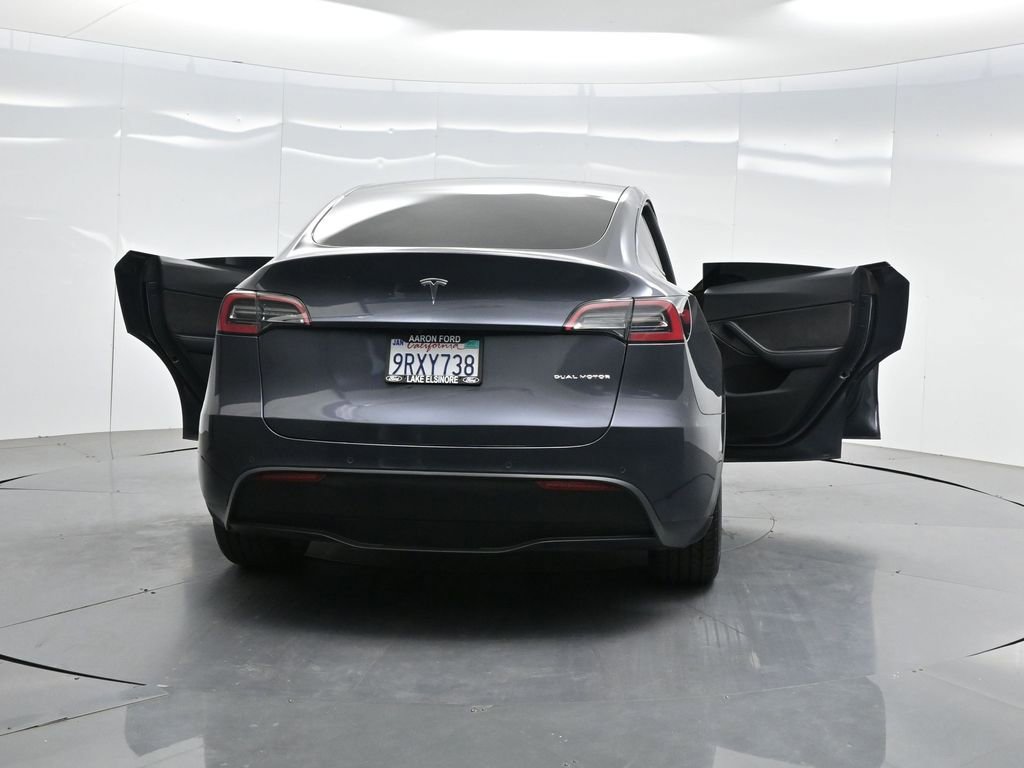 Used 2021 Tesla Model Y Long Range AWD/4WD image 35