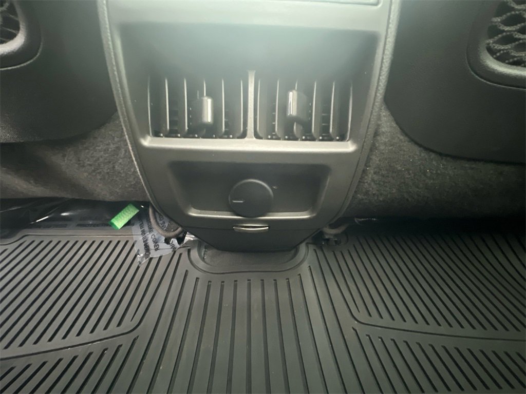 Used 2016 Cadillac SRX Luxury w/ Driver Awareness Package image 35