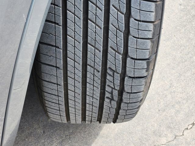 Used 2025 Cadillac XT6 Premium Luxury w/ Technology Package image 11